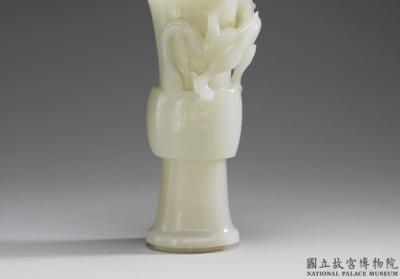 图片[2]-Jade gu vase with dragon pattern, Qing dynasty Qianlong reign (1736-1795)-China Archive